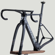 AVENGER R8RS Aero Frameset