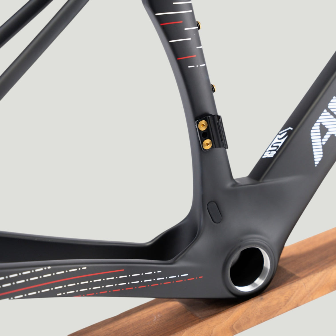 AVENGER R8RS Aero Frameset
