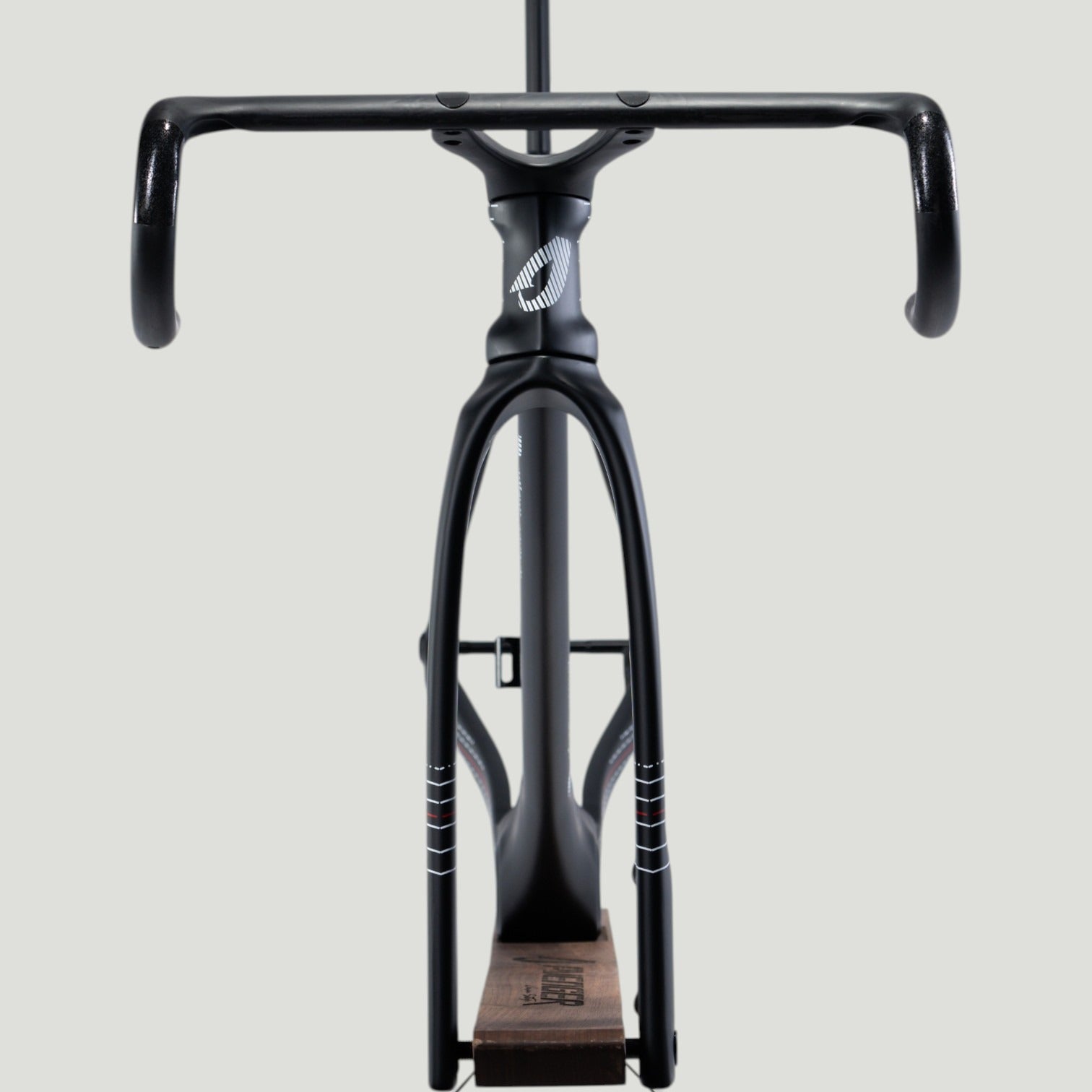 AVENGER R8RS Aero Frameset