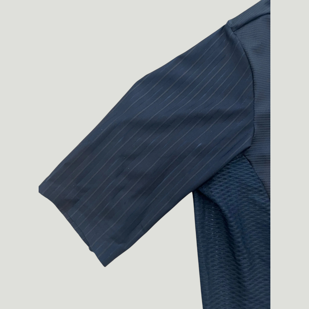Underdogs jersey short sleeve detail