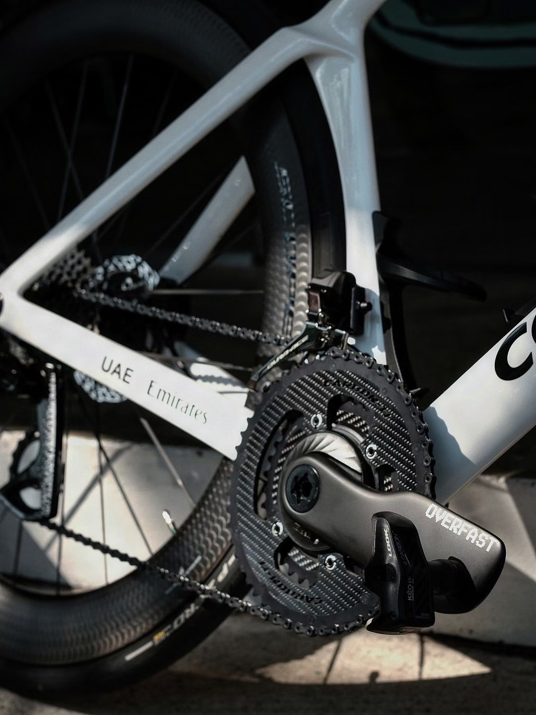 Overfast Aero Carbon Crankset Installed on Road Bike