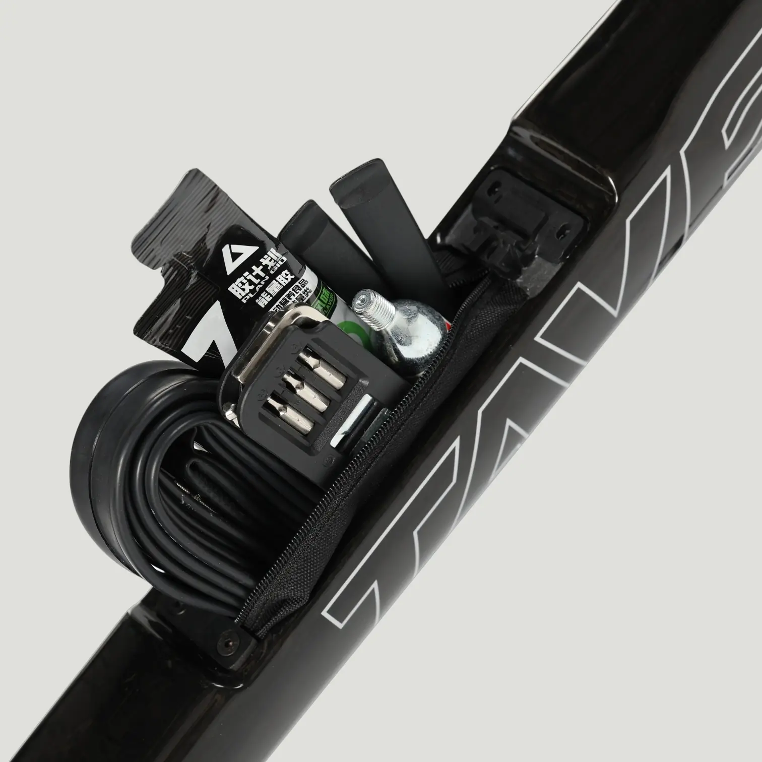 Tavelo grow frameset fidlock storage