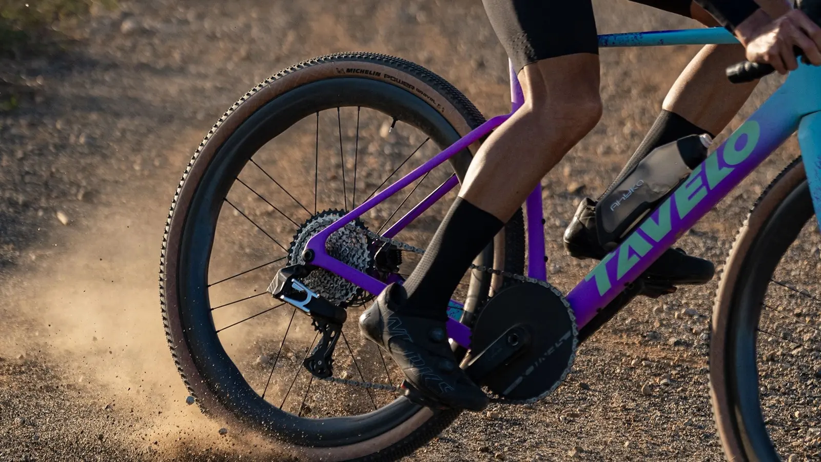 TAVELO Grow complete gravel bike
